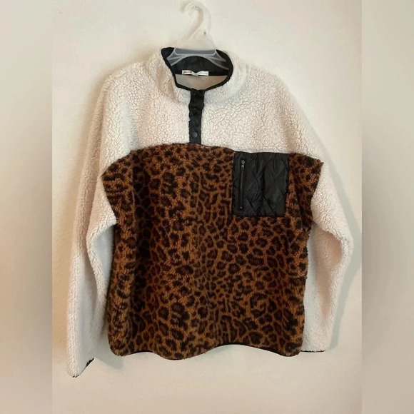 Seven 7 Women’s Sherpa Snap Pullover Sweater  size XL Leopard And White print - Picture 8 of 8